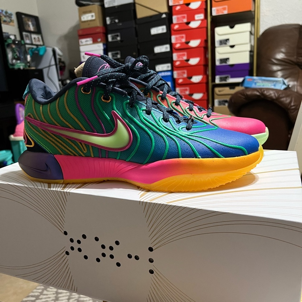 Nike Lebron 21 - Picture 2 of 12